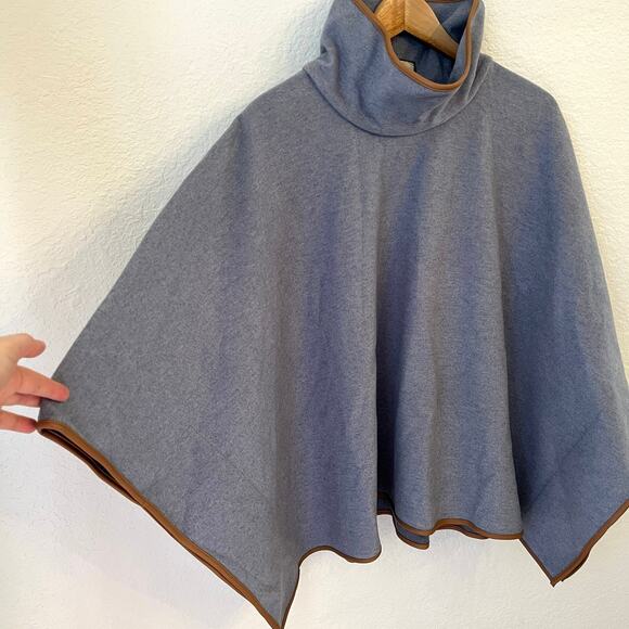 NWT Tuckernuck Piper Poncho One Size Preppy Equestrian Leather Trim Slate Blue - Picture 3 of 12